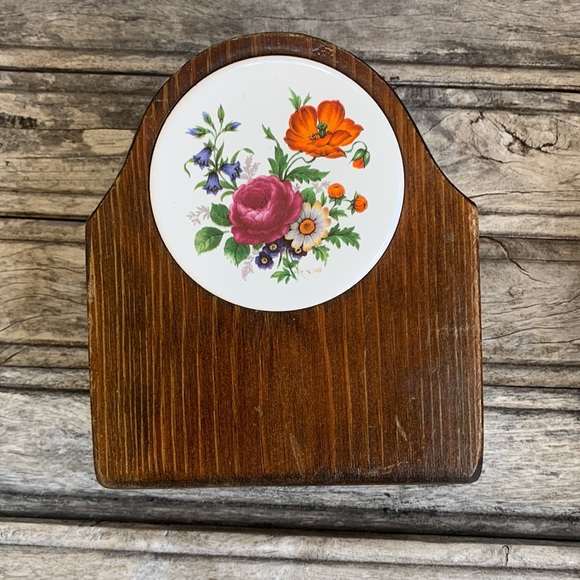 Vintage wooden paper towel holder / bill holder - Picture 3 of 10